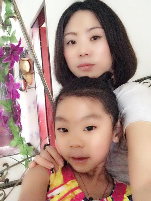 晒晒宝妈和宝贝的同表情照片