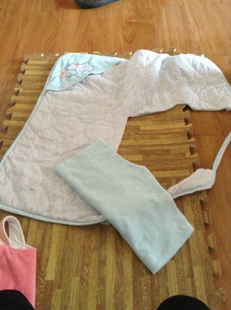 圈子 2012年同龄圈 找了女儿以前的尿垫,丝绵的,剪个垫子,坐着软一点