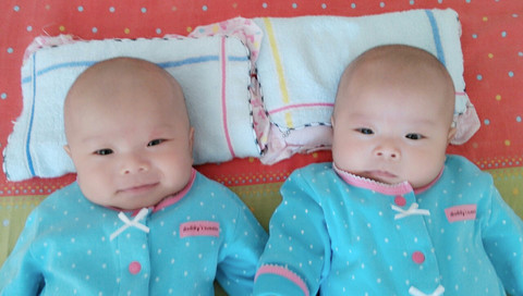 双胞胎宝贝儿"聪聪和明明"