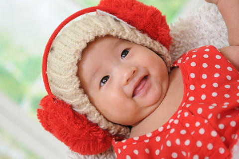 姨姨们我叫陈弈彤,7月13号出生的,出生6,4斤.