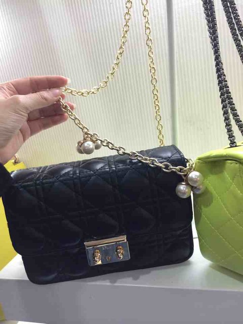 迪奥款头层牛皮珍珠链条包包,好美