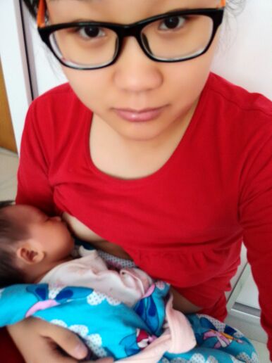 宝妈们都来发张哺乳照吧,宝宝最幸福的时刻就是喝奶时!