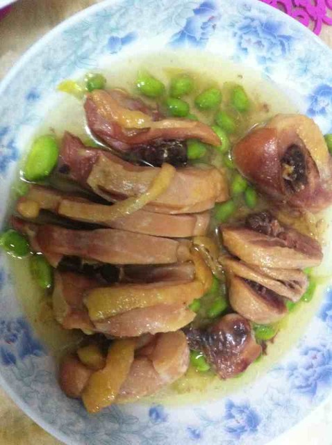 腊鸡腿蒸毛豆
