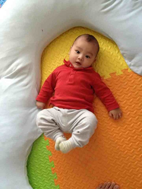 秀秀外出时都咋给自己帅儿子穿衣的啊