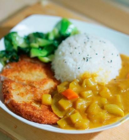 黄金咖喱猪扒饭