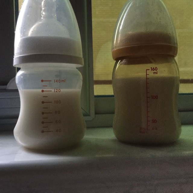 30,刚吸了半小时,265毫升,宝宝夜里只吃一顿,醒来胸部硬的和石头一样.