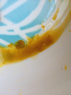 110天的宝宝下午拉肚子四次,裏面有脓团,孩子不哭不闹,拉的时候有喷射