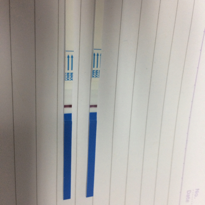 上个月18号来月经,24号测两杠,25号去医院验血hcg值0.