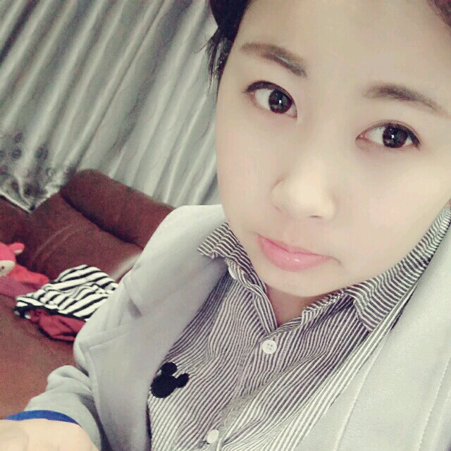 怀孕初期咪咪头疼